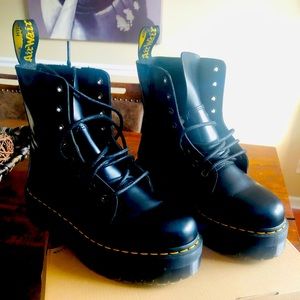 Black Dr.Martens Jadon size 8